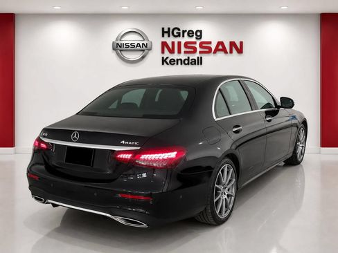 Used 2021 Mercedes-Benz E 450 4MATIC Sedan image 4