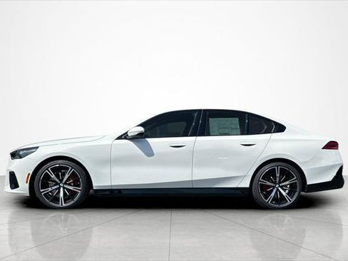 New 2026 BMW 530i xDrive w/ M Sport Package AWD/4WD image 2