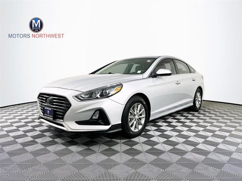 Used 2018 Hyundai Sonata SE image 1