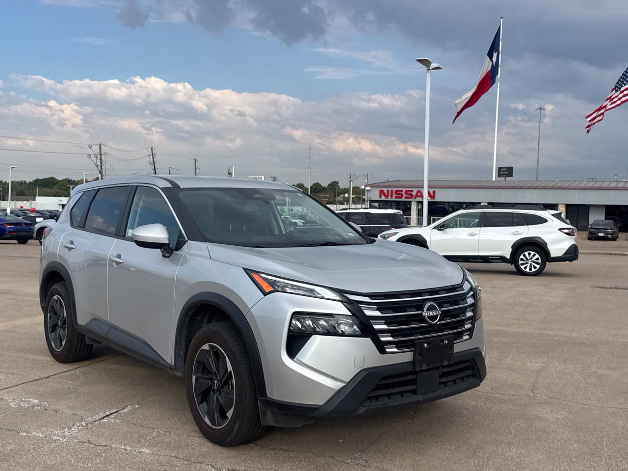 Certified 2025 Nissan Rogue SV FWD image 1