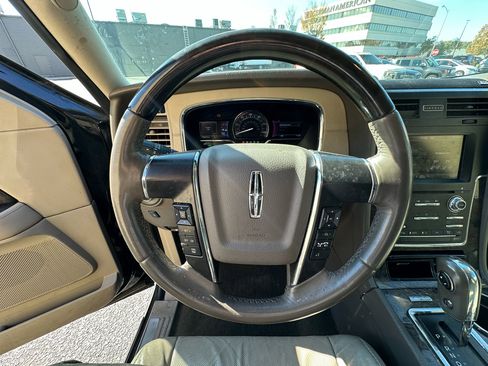 Used 2015 Lincoln Navigator 2WD image 14