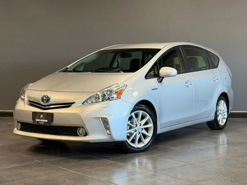 Used 2012 Toyota Prius V Five image 1
