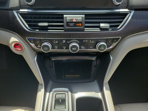 Used 2022 Honda Accord Touring image 15