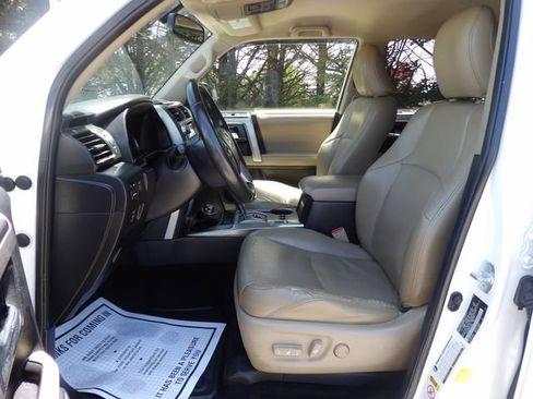 Used 2014 Toyota 4Runner SR5 AWD/4WD image 13