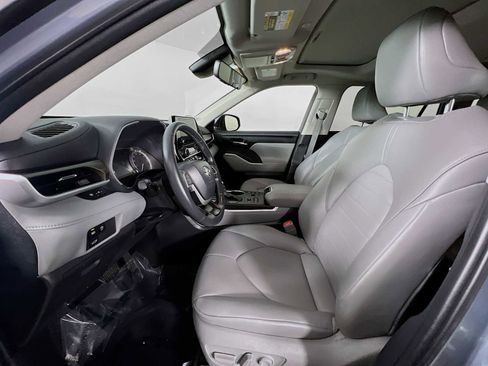 Used 2024 Toyota Highlander XLE image 21