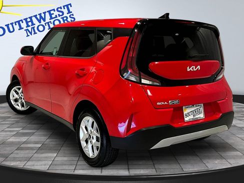 Used 2023 Kia Soul LX w/ Option Group 015 FWD image 5