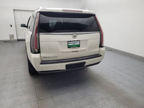 Used 2015 Cadillac Escalade ESV Premium image 6
