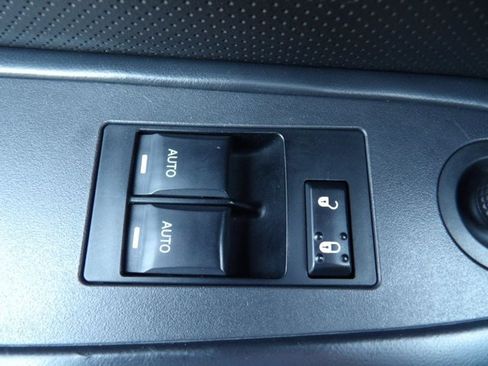 Used 2010 Dodge Challenger R/T RWD image 12
