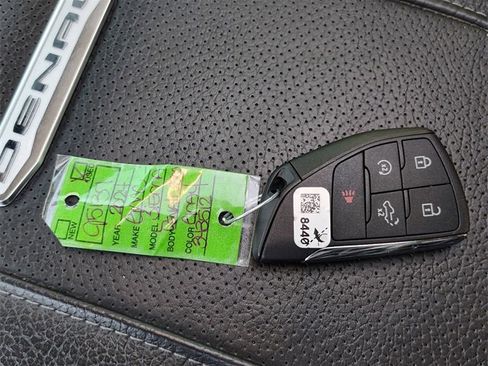 Used 2024 GMC Sierra 2500 Denali w/ Denali Reserve Package image 28