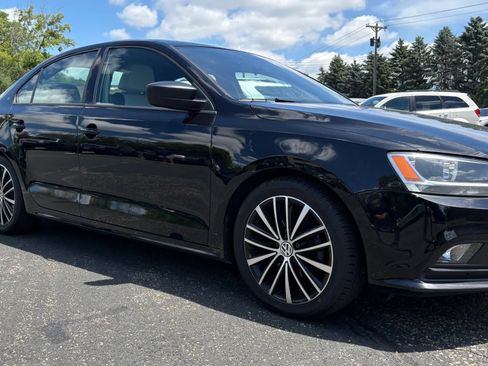 Used 2016 Volkswagen Jetta Sport FWD image 12
