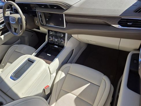 Used 2022 GMC Yukon Denali image 12