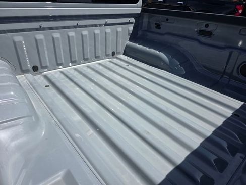 Used 2025 Nissan Frontier PRO-4X AWD/4WD image 17