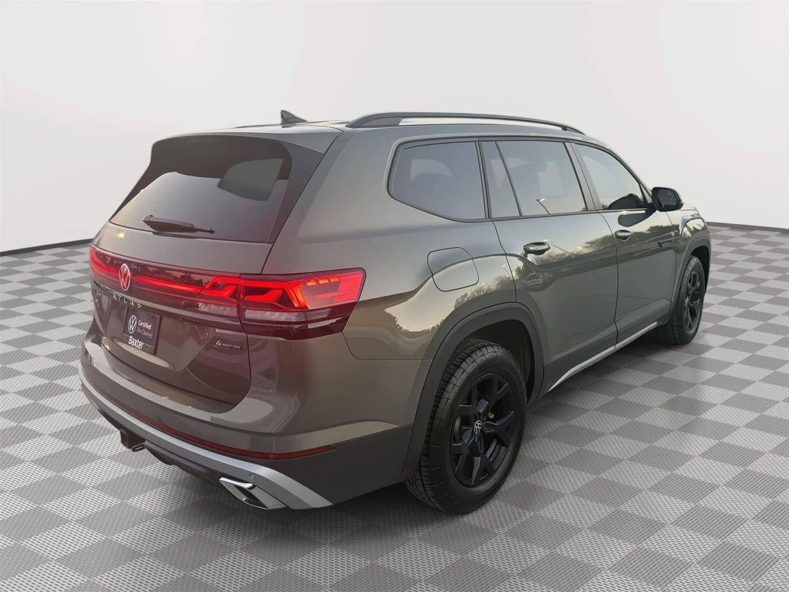 Certified 2024 Volkswagen Atlas Peak Edition SEL AWD/4WD image 8