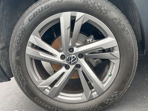 Used 2024 Volkswagen Atlas Cross Sport SEL R-Line image 23