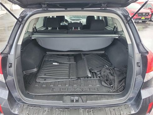 Used 2013 Subaru Outback 2.5i Premium image 9