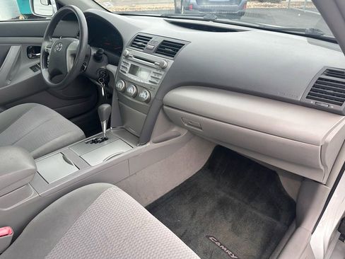 Used 2011 Toyota Camry LE image 12