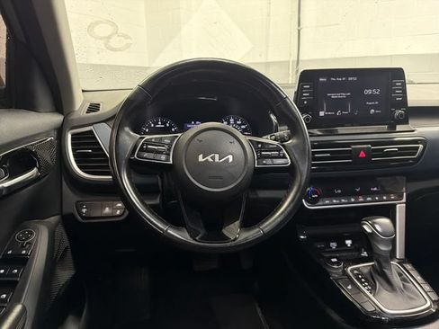 Used 2023 Kia Seltos S AWD/4WD image 13