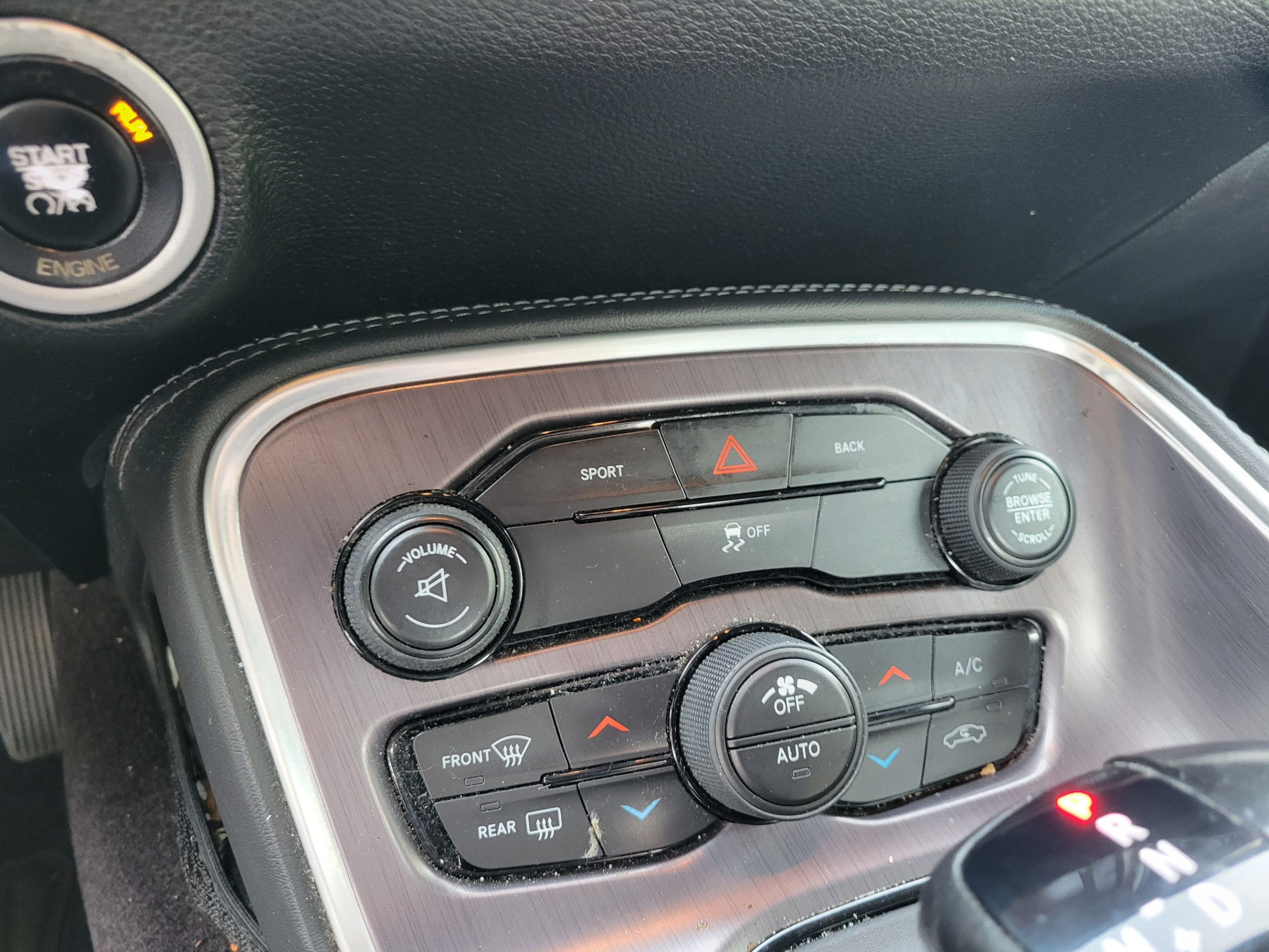 Used 2016 Dodge Challenger SXT RWD image 18