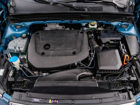 Used 2023 Volvo XC40 B5 Plus w/ Climate Package image 30