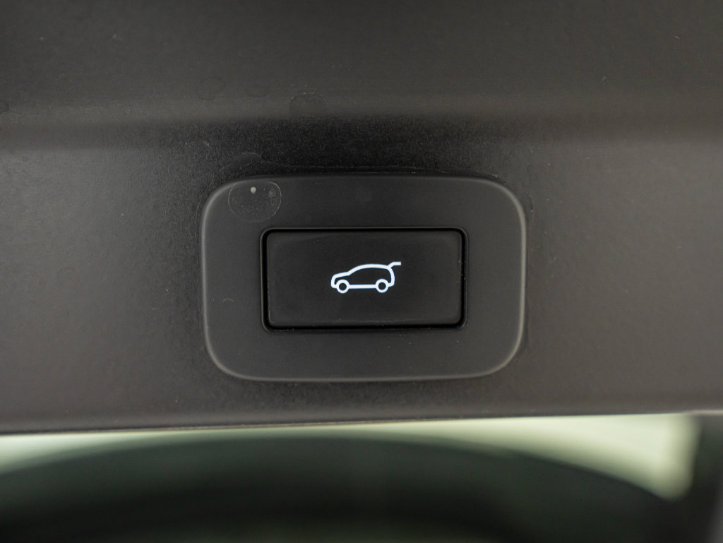 Used 2025 Jaguar F-PACE R-Dynamic S AWD/4WD image 20