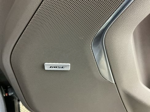 Used 2021 Chevrolet Suburban Z71 w/ Z71 Off-Road Package image 11