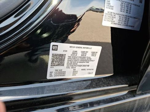 Used 2025 GMC Sierra 3500 Denali Ultimate image 18