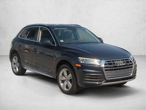 Used 2019 Audi Q5 2.0T Premium w/ Convenience Package AWD/4WD image 3