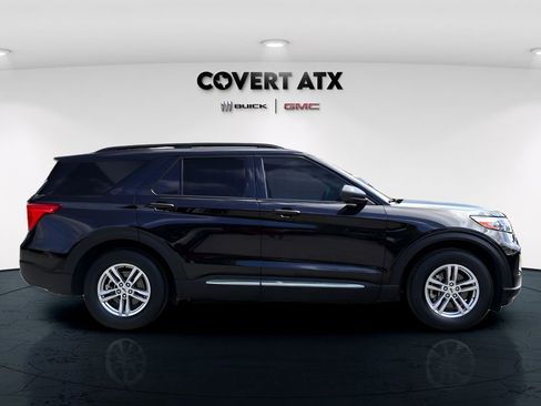 Used 2023 Ford Explorer XLT w/ Equipment Group 202A image 8