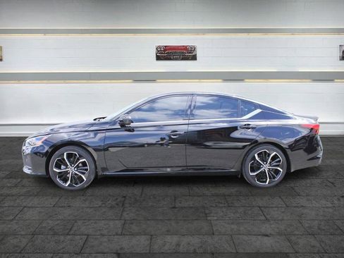 Used 2023 Nissan Altima 2.5 SR FWD image 4