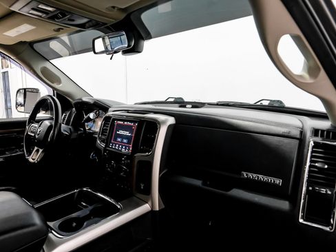 Used 2018 RAM 2500 Laramie w/ Convenience Group AWD/4WD image 17