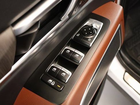 Used 2024 Kia Telluride SX Prestige AWD/4WD image 11