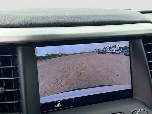 Used 2023 GMC Acadia SLT w/ Elevation Edition image 18