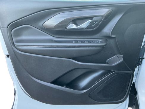 Used 2024 GMC Terrain SLE image 20