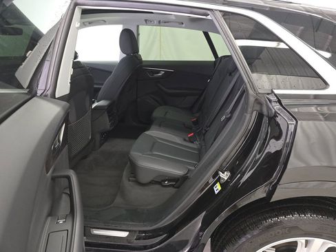 Used 2023 Audi Q8 Premium w/ Convenience Package image 8