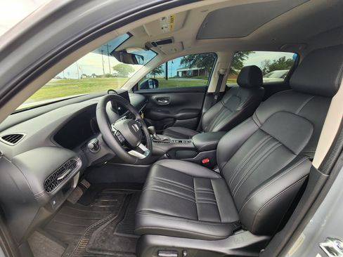 Used 2026 Honda HR-V EX-L image 11