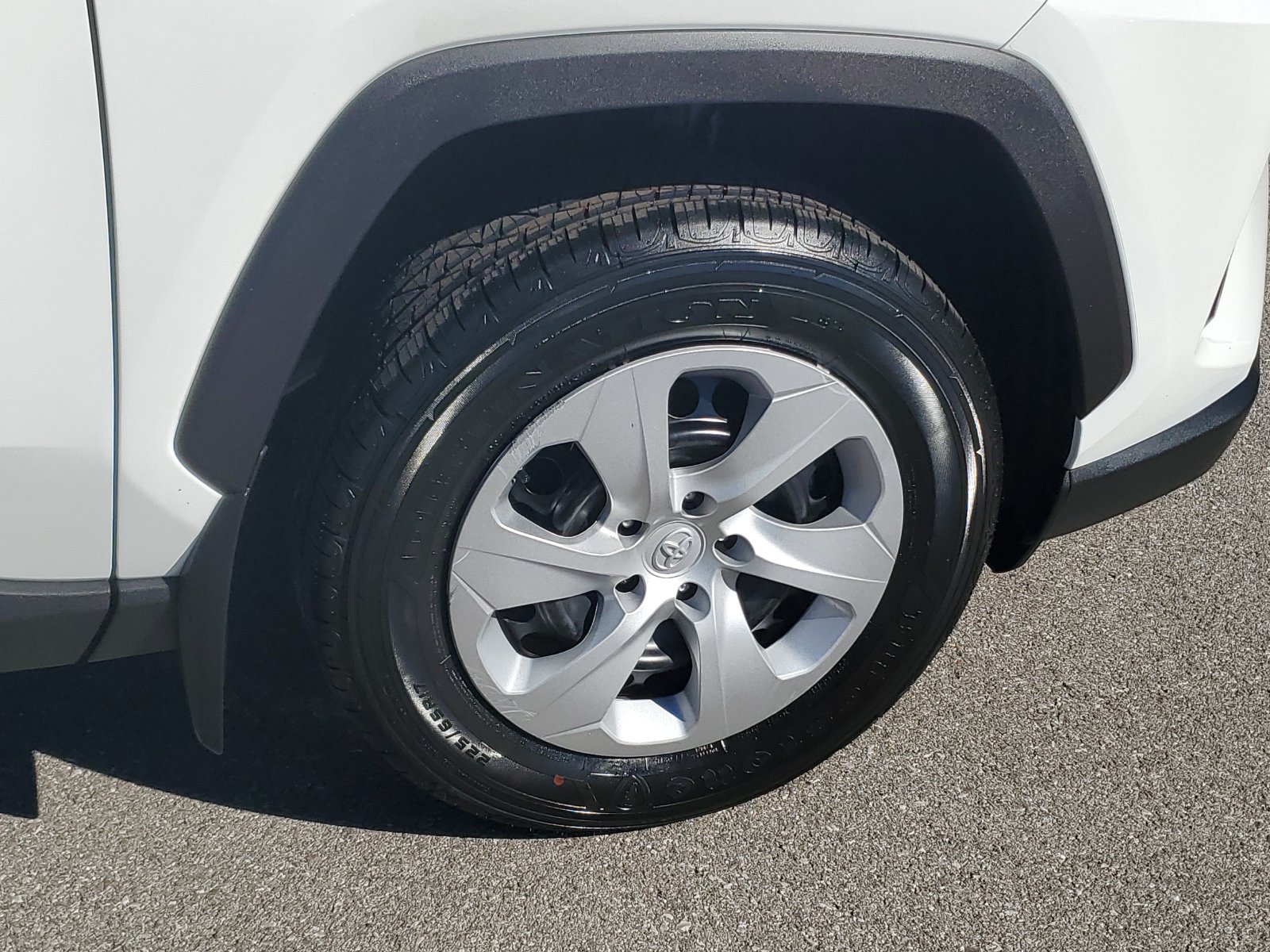 Used 2025 Toyota RAV4 LE AWD/4WD image 6