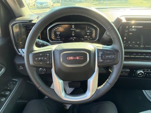 Used 2026 GMC Sierra 1500 SLE AWD/4WD image 16