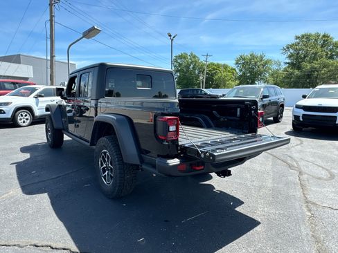 New 2025 Jeep Gladiator Rubicon w/ Convenience Group image 18