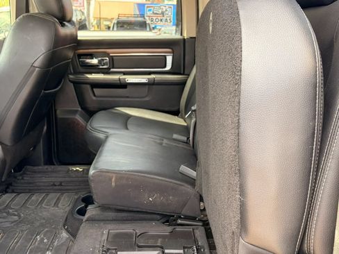 Used 2017 RAM 1500 Laramie w/ Convenience Group AWD/4WD image 11