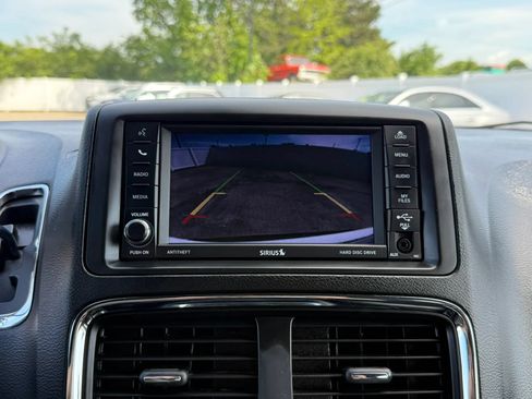 Used 2018 Dodge Grand Caravan SXT w/ Driver Convenience Group FWD image 31