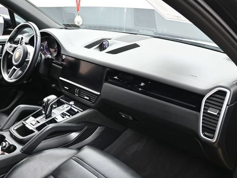 Used 2021 Porsche Cayenne AWD/4WD image 37
