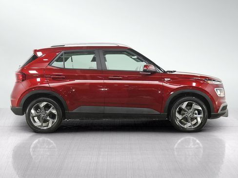 Certified 2024 Hyundai Venue SEL FWD image 6