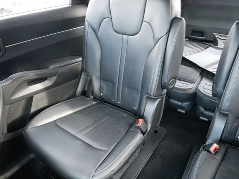 Certified 2025 Kia Sorento EX image 12