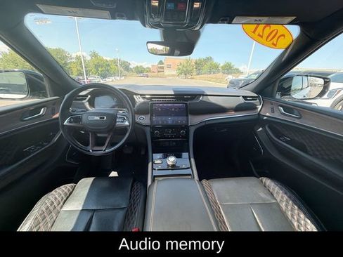 Used 2021 Jeep Grand Cherokee L Summit w/ Luxury Tech Group V AWD/4WD image 12
