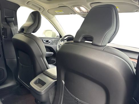 Used 2023 Volvo XC60 B5 Plus FWD image 41