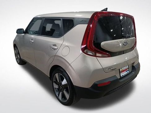 Used 2020 Kia Soul EX image 3