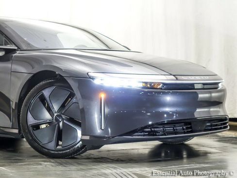 Used 2024 Lucid Air Touring image 2