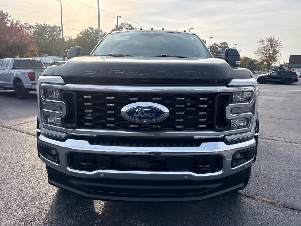 Used 2025 Ford F450 Lariat w/ Lariat Ultimate Package AWD/4WD image 3
