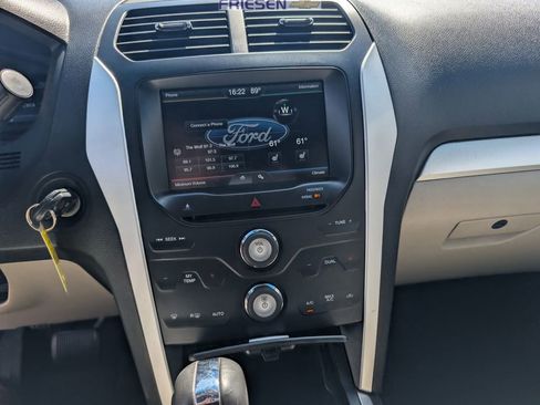 Used 2015 Ford Explorer XLT w/ Equipment Group 202B AWD/4WD image 15