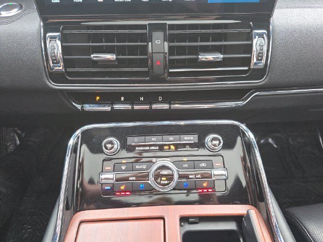 Used 2023 Lincoln Navigator Reserve AWD/4WD image 19